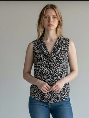 Vince Camuto Black and White Sleeveless V-Neck Print Camisole